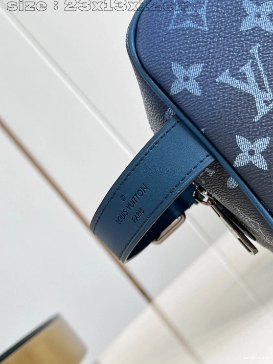 WIS VUITTON LOUIS LOCKER KIT DOPP bag-23*13*12CM 1125